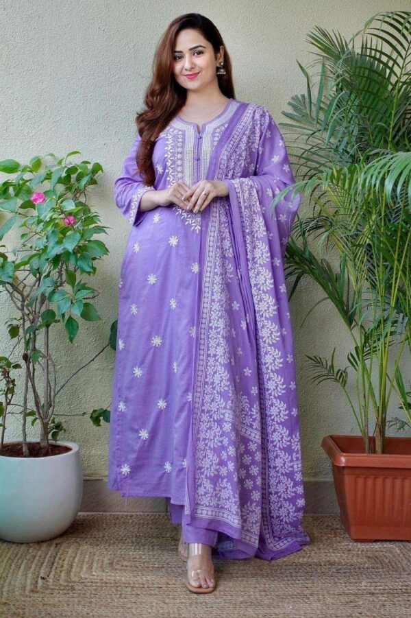 Soft & Stylish ? Floral Embroidered Cotton Printex Dress (L) - Image 3
